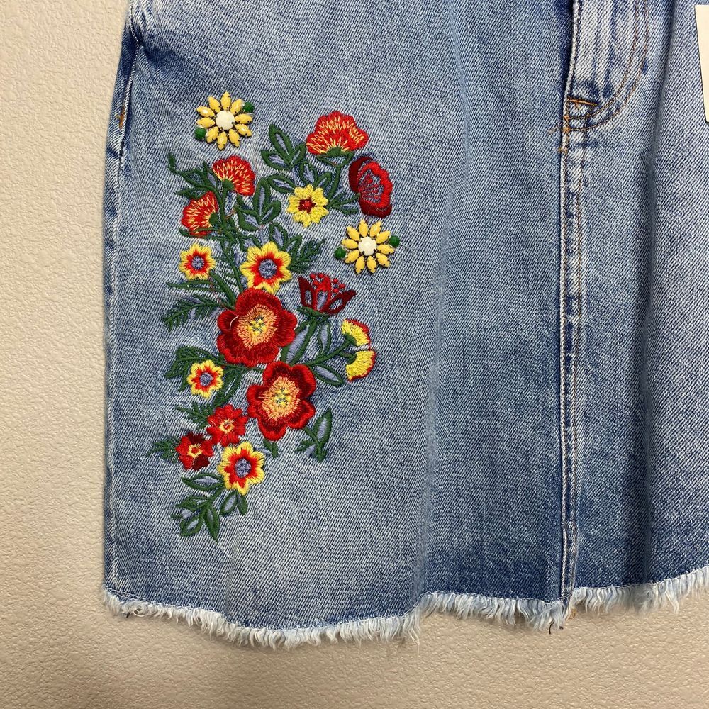 NWT‎ Zara Denim Bejeweled Embroidered Skirt Boho - Picture 4 of 8